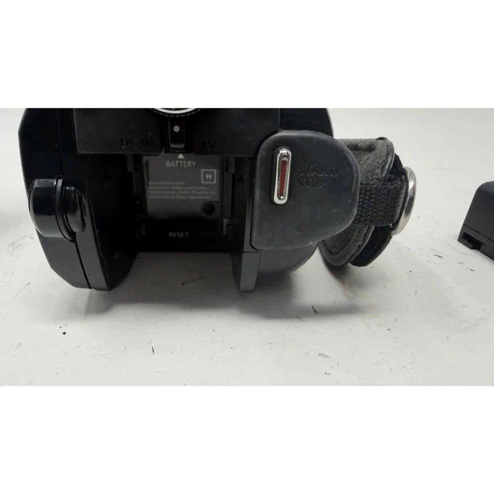 Canon Vixia HF S10 32 GB Camcorder - Black 8.0MP 10X Optical Zoom 2.6